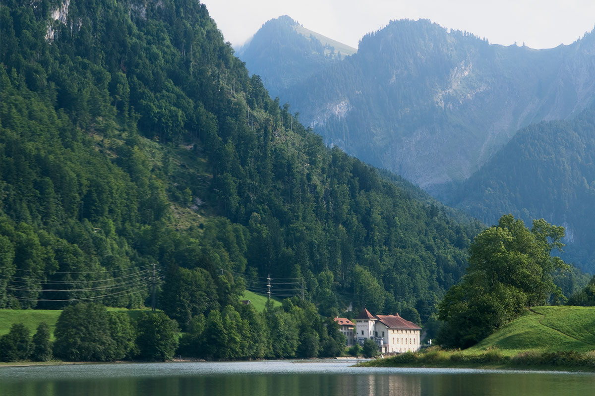 Centrale de Montbovon avec le lac de Lessoc