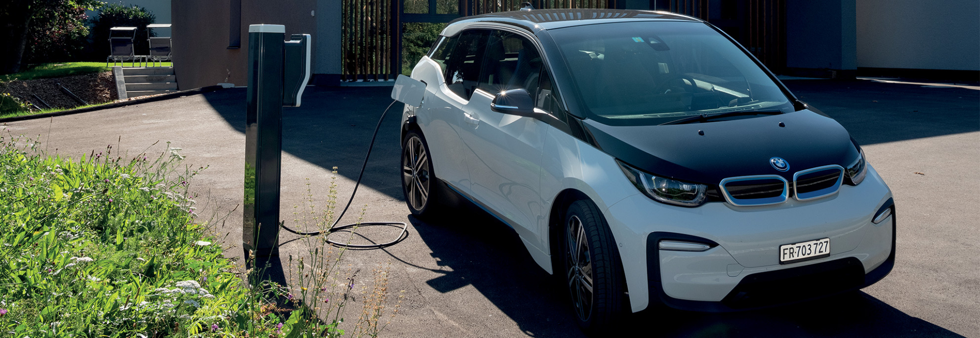 borne électrique installée par Groupe E pour maison individuelle